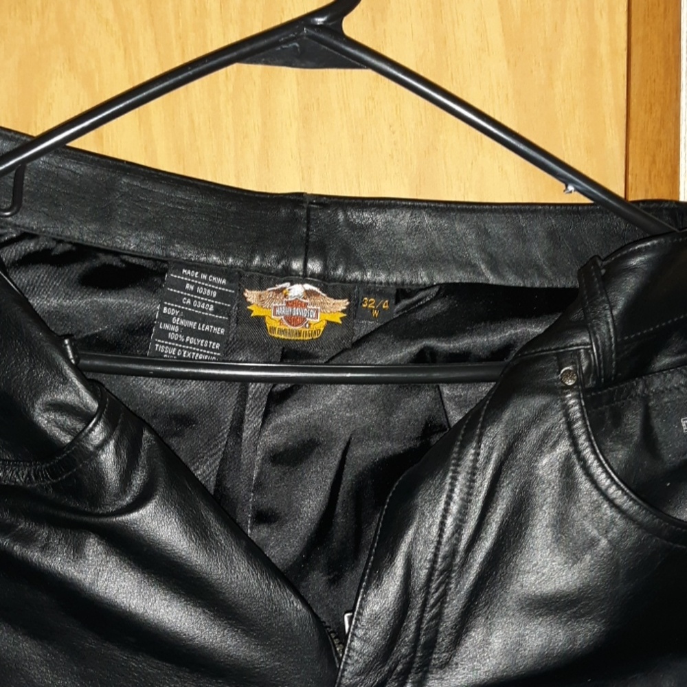 Size 32/4 womens Harley Davidson leather pants.